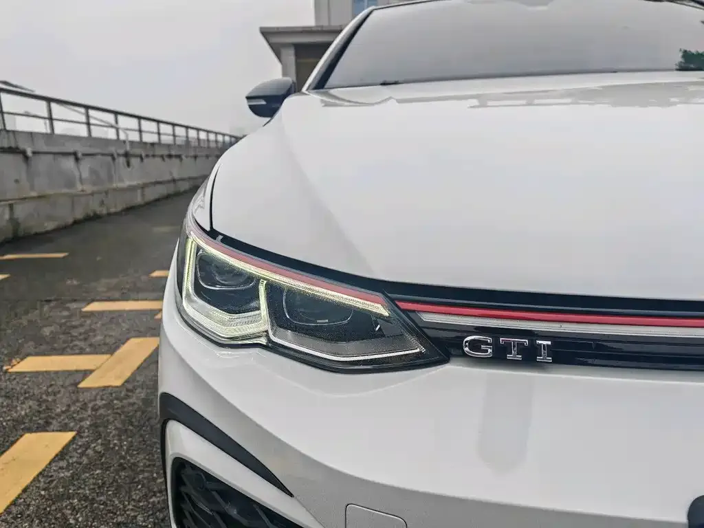 Volkswagen Golf GTI 2023 из CN, фото 2