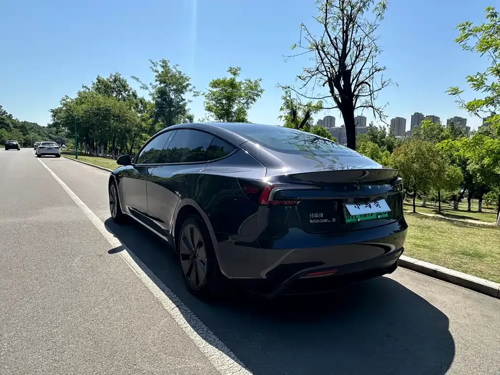 Tesla Model 3 — фото 6
