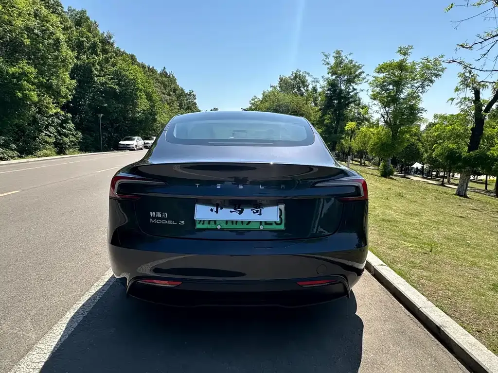 Tesla Model 3 — фото 4