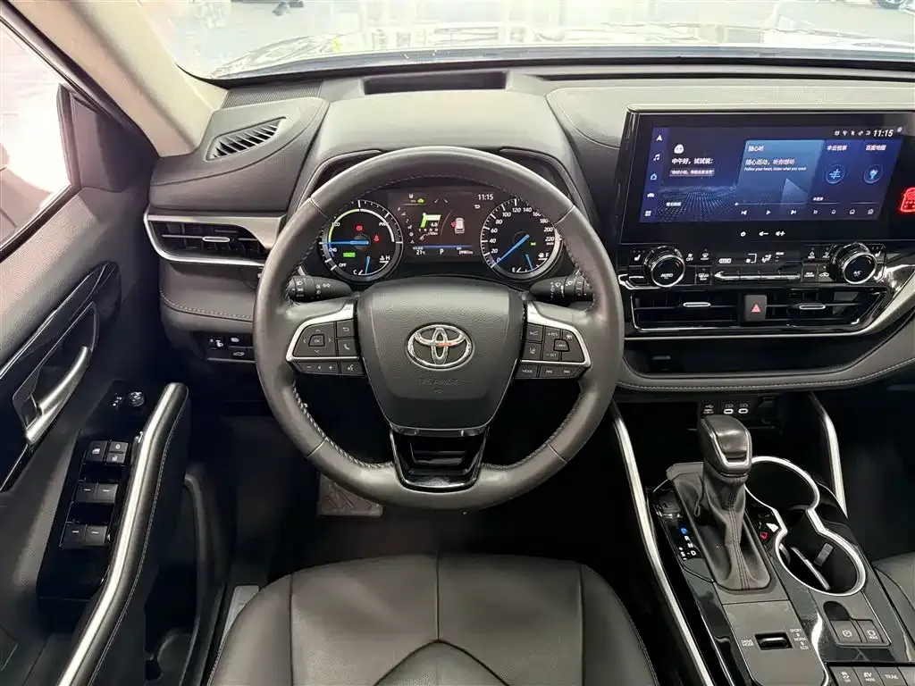 Toyota Highlander — фото 10