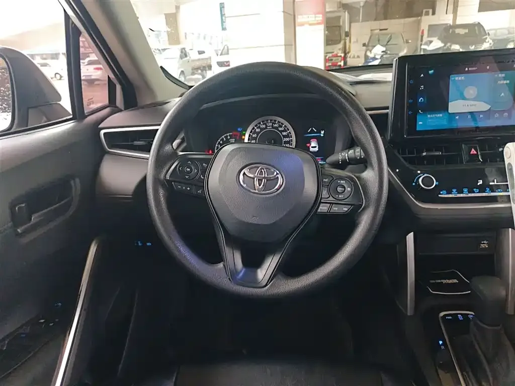 Toyota Corolla Cross 2023 из CN, фото 8
