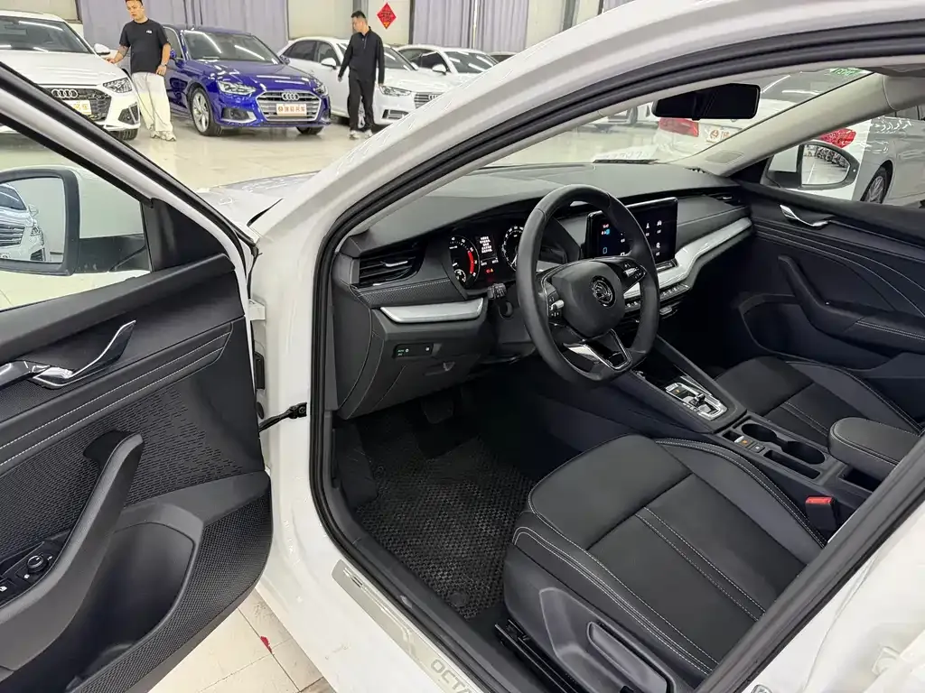 Skoda Octavia 2022 из CN, фото 9