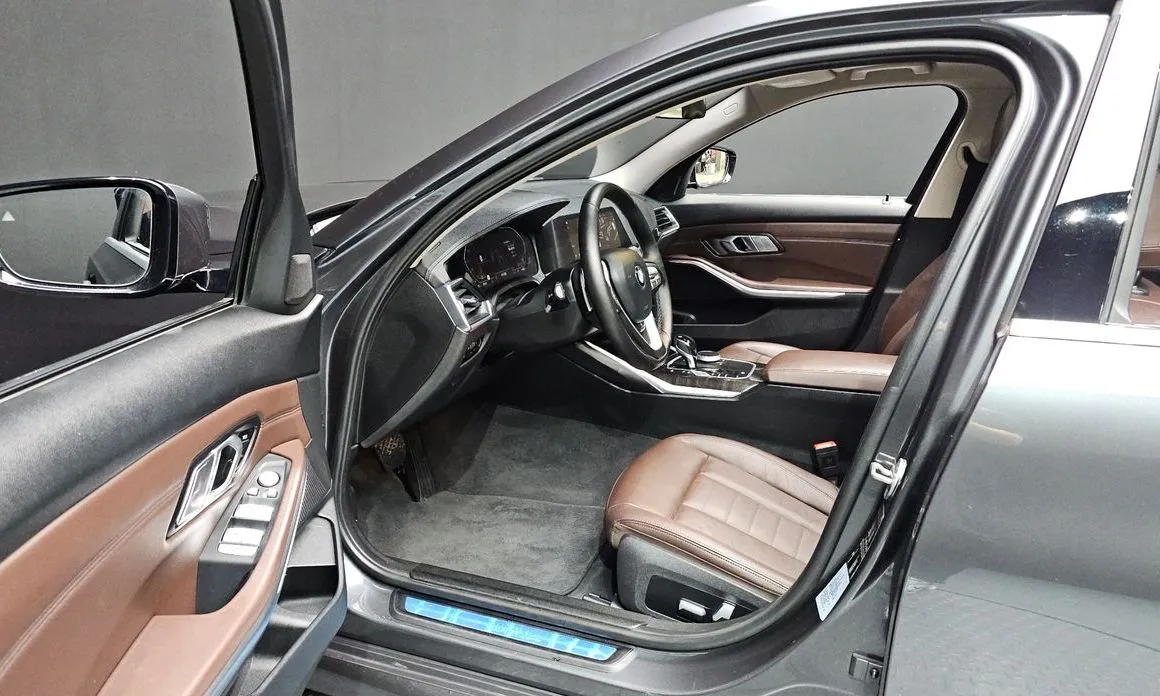 BMW 3-Series 2021 из KR, фото 2