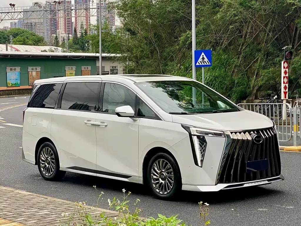 GAC Motor Trumpchi M8 — фото 10