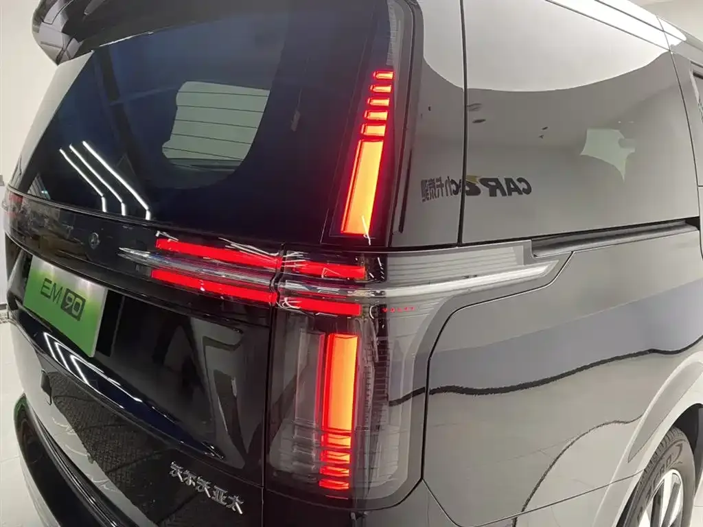 Volvo EM90 2026 из CN, фото 3