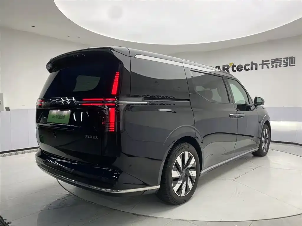 Volvo EM90 2026 из CN, фото 2
