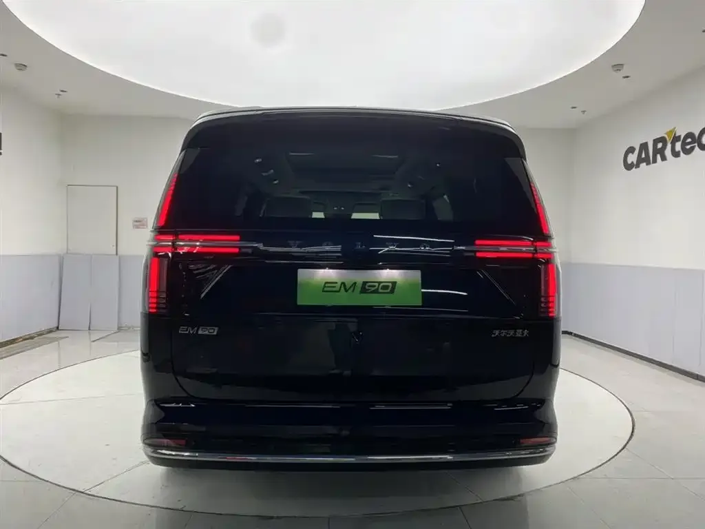 Volvo EM90 2026 из CN, фото 4