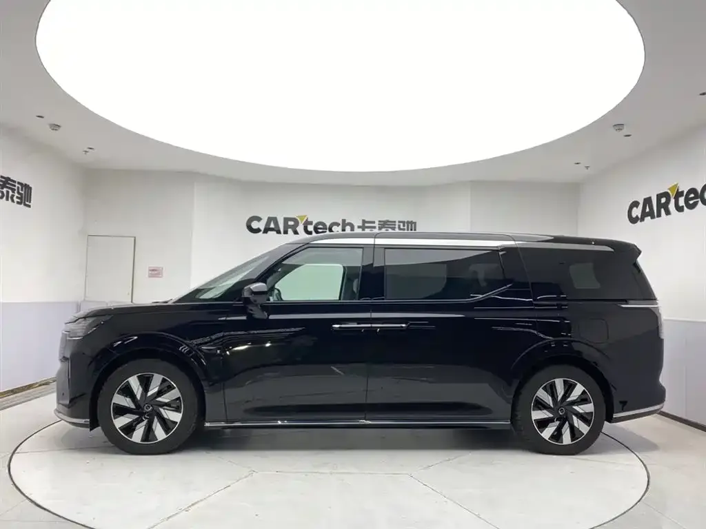 Volvo EM90 2026 из CN, фото 10