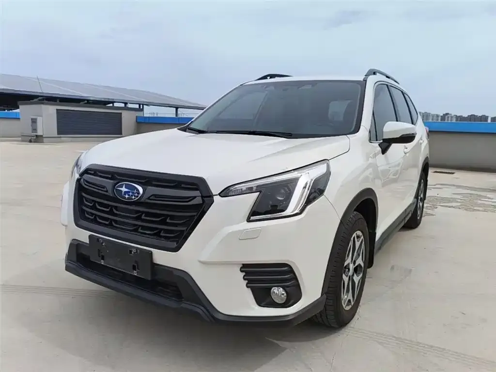 Subaru Forester — фото 1