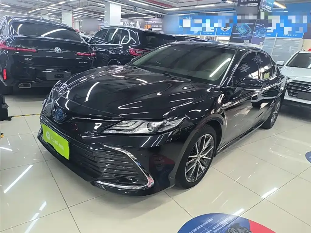 Toyota Camry — фото 8