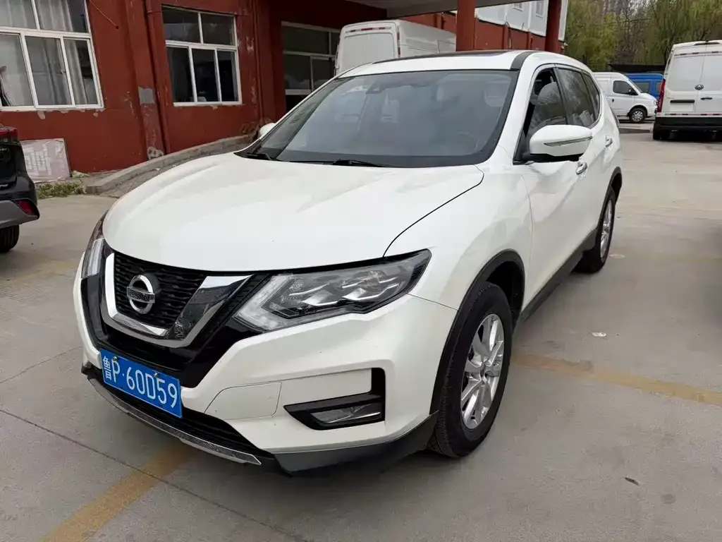 Nissan X-Trail — фото 1