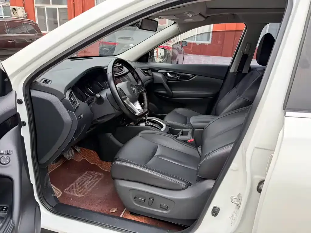 Nissan X-Trail — фото 10