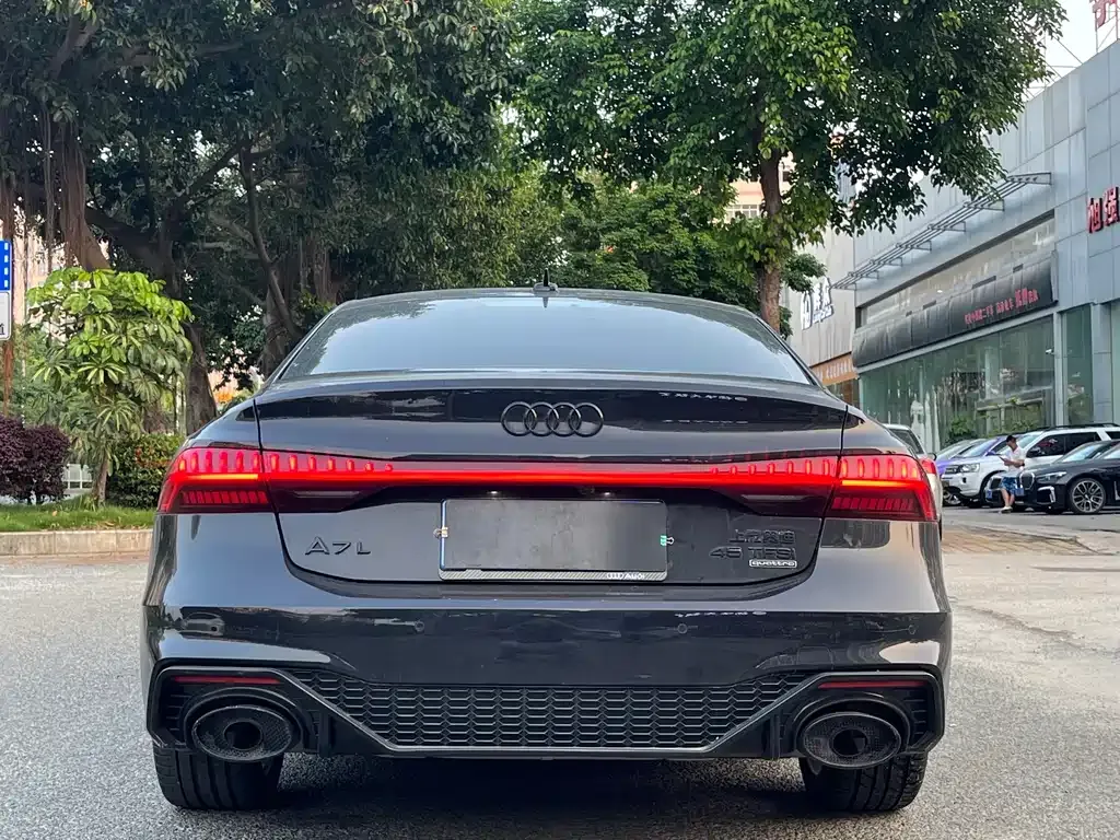 Audi A7L — фото 8