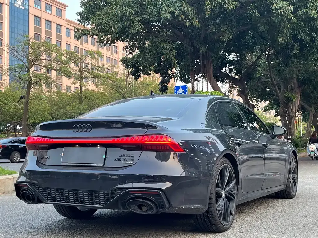 Audi A7L — фото 4
