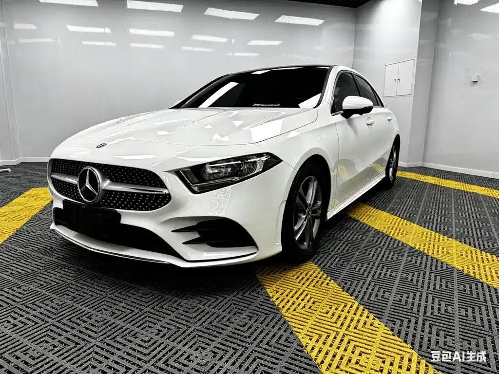 Mercedes-Benz A-Class — фото 1