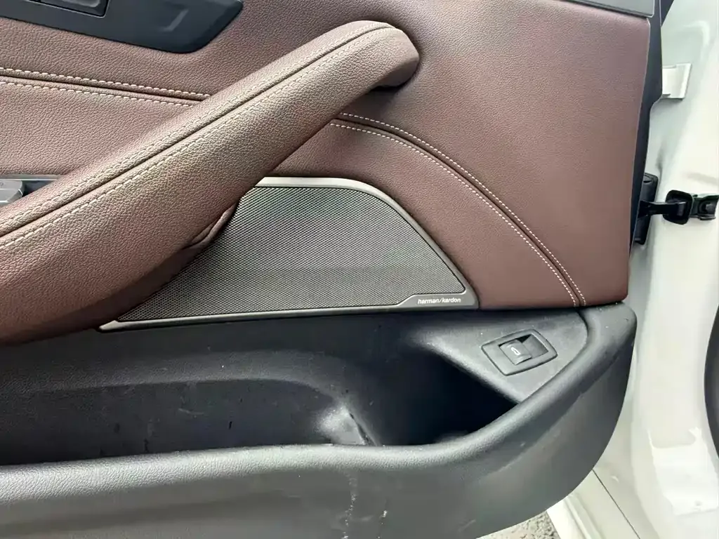 BMW 5 Series — фото 10
