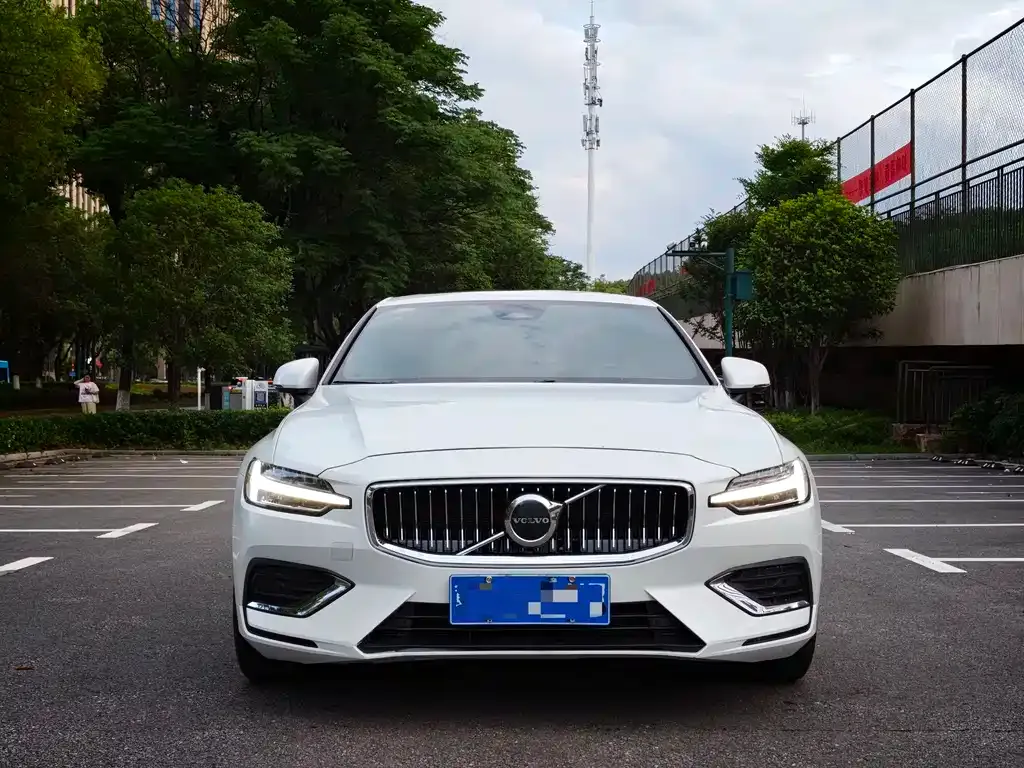 Volvo S60 — фото 3