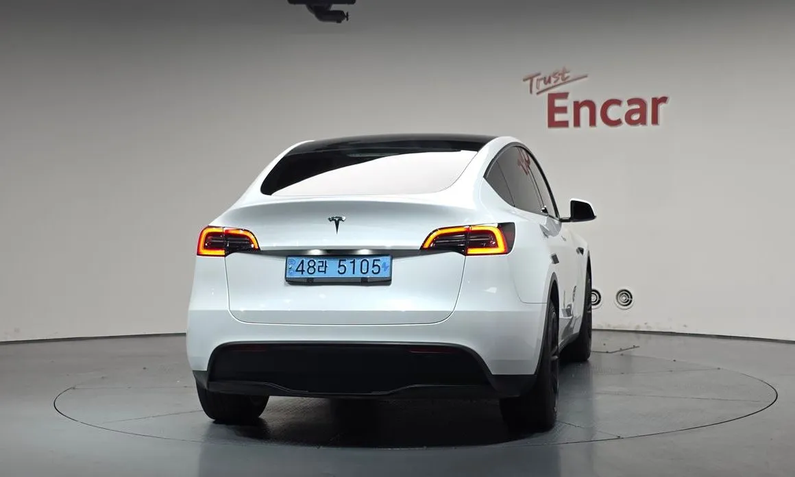 Tesla Model Y — фото 4