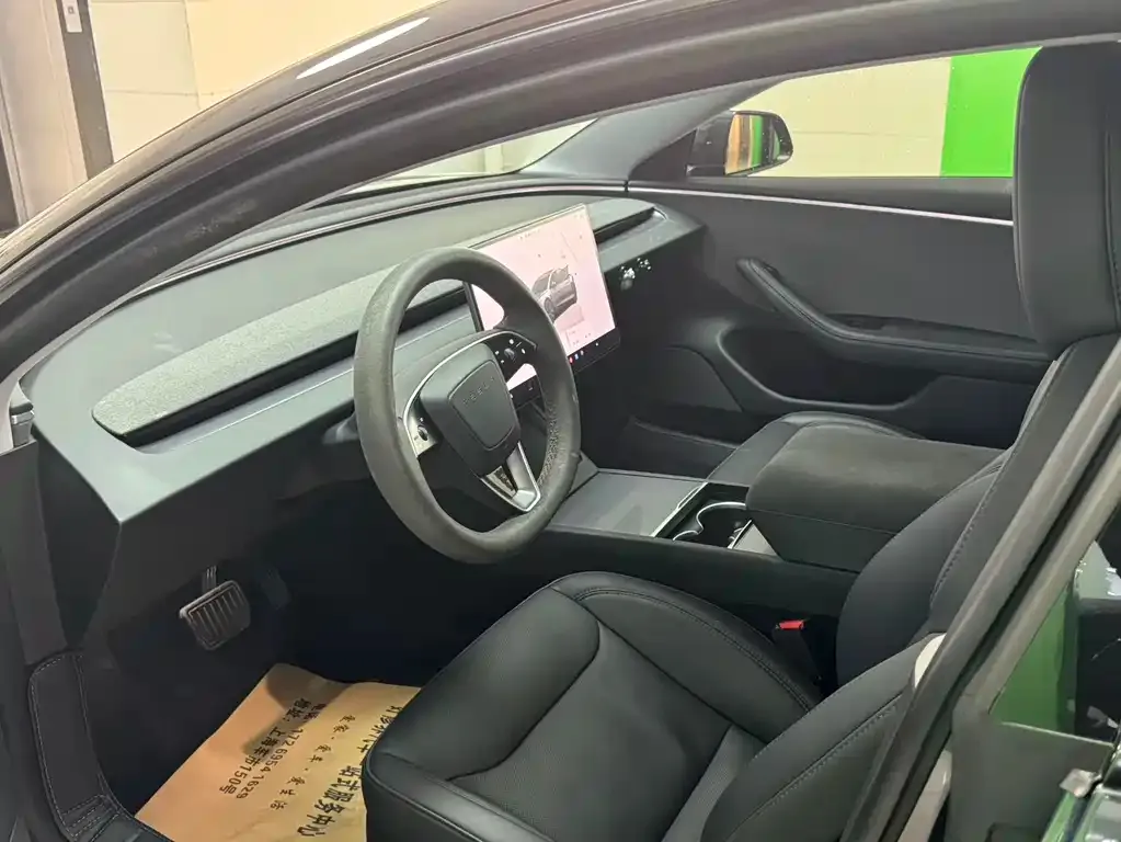 Tesla Model 3 — фото 4
