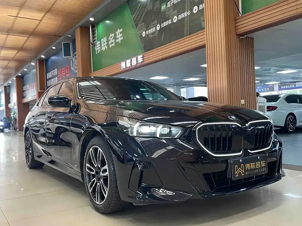 BMW 5 Series — фото 10