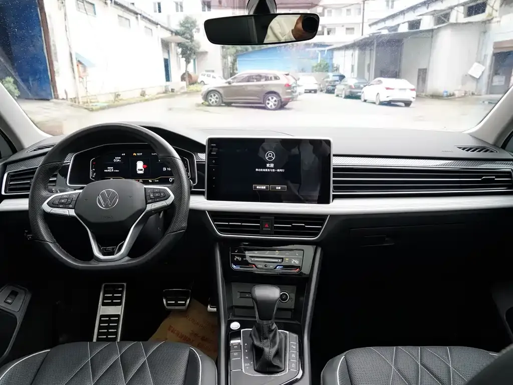 Volkswagen Tiguan L — фото 7