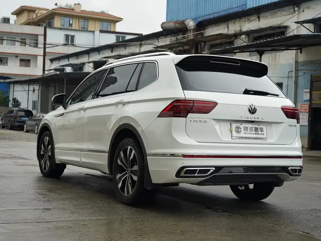 Volkswagen Tiguan L — фото 5
