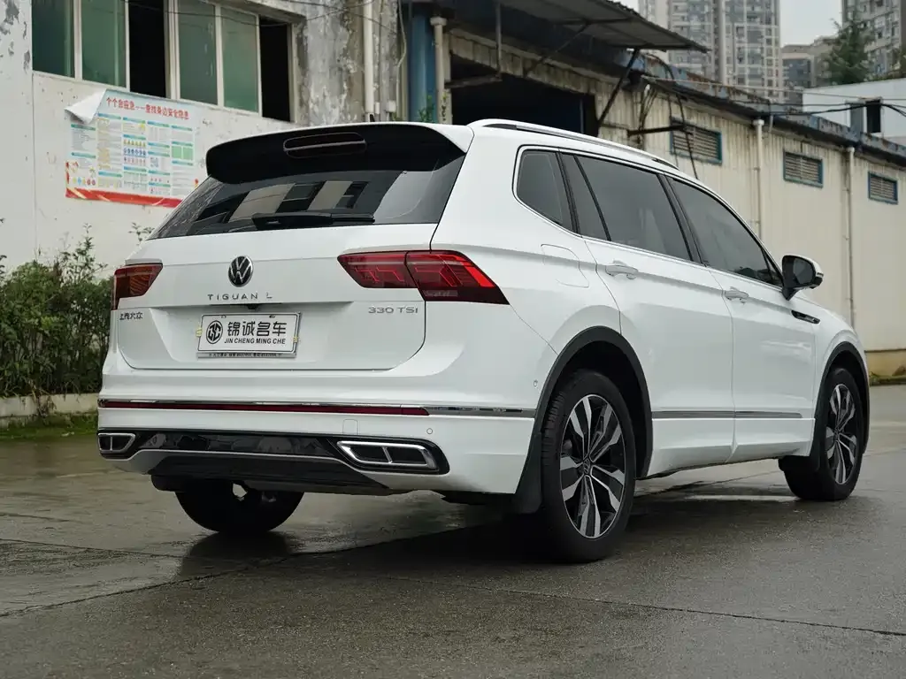 Volkswagen Tiguan L — фото 3