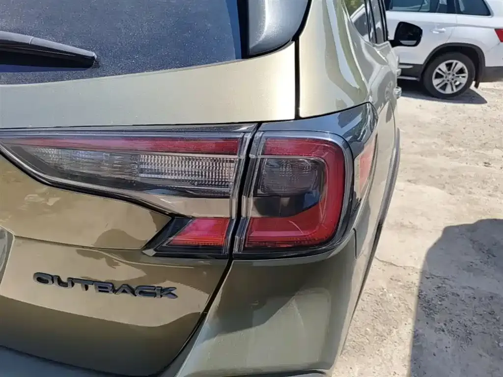 Subaru Outback 2022 из CN, фото 10