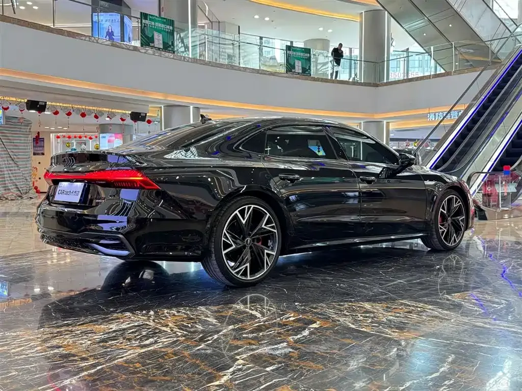 Audi A7L — фото 9