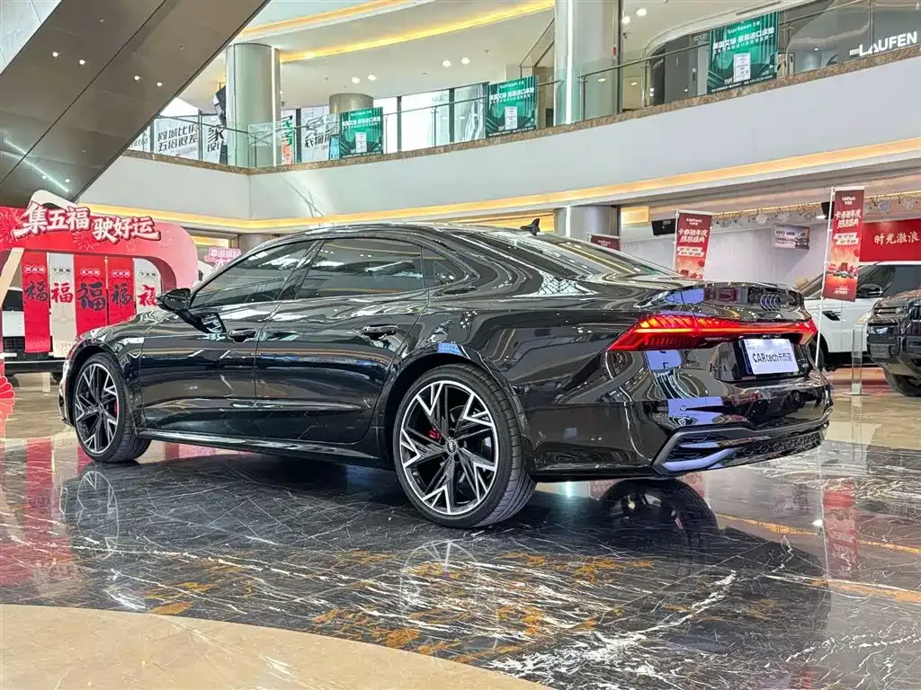 Audi A7L — фото 8