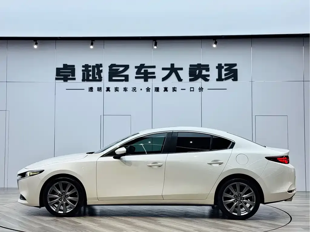 Mazda 3 Axela — фото 10