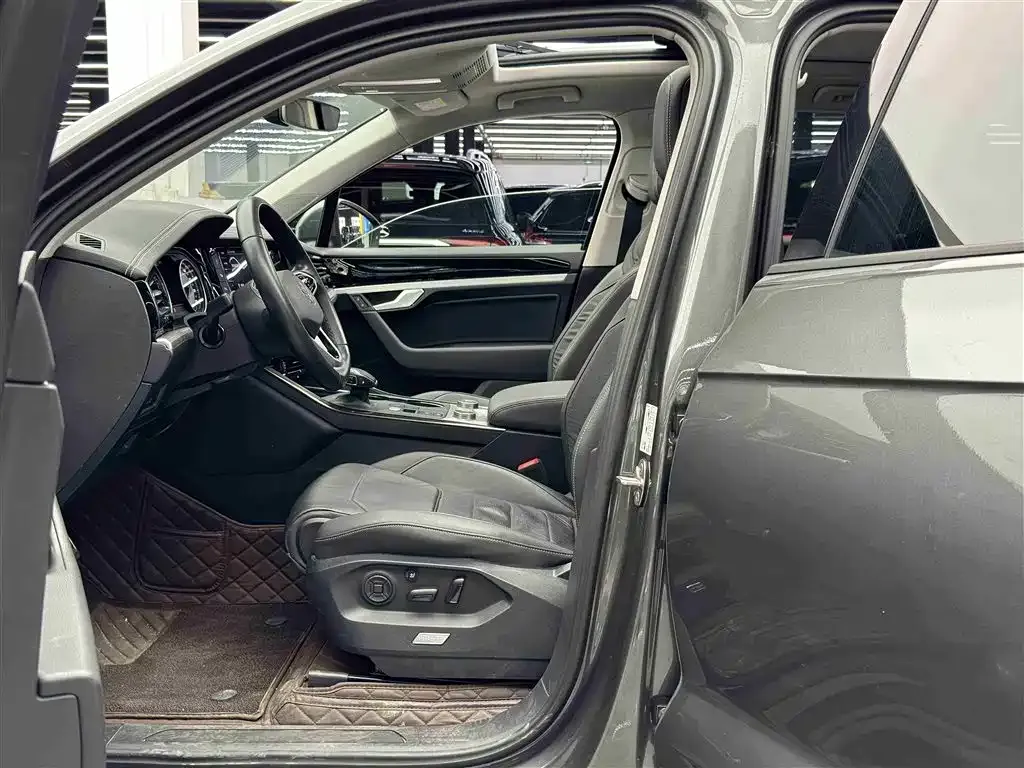 Volkswagen Touareg 2023 из CN, фото 9