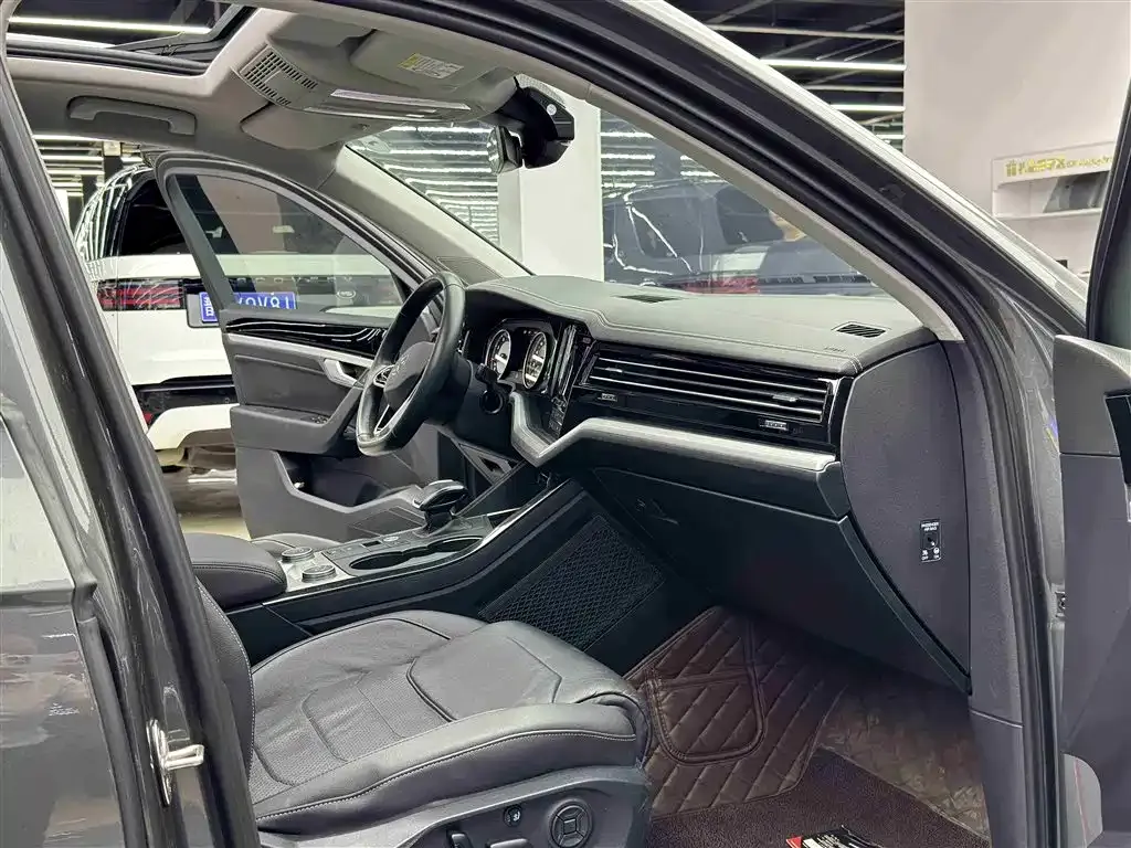 Volkswagen Touareg 2023 из CN, фото 4