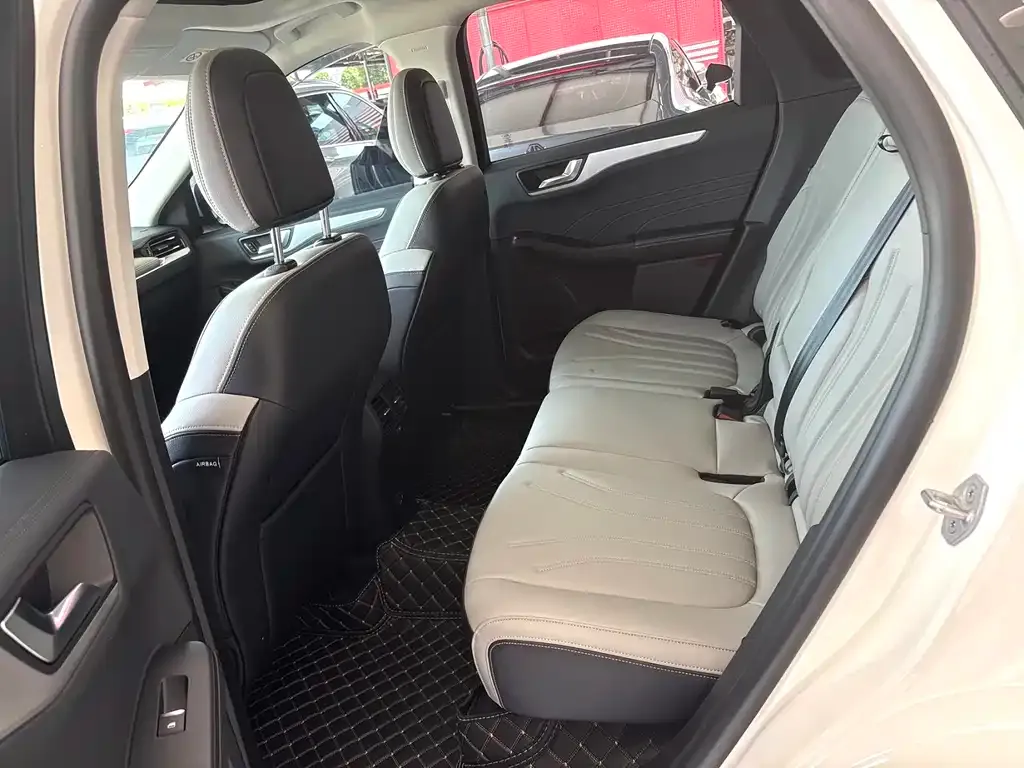 Ford Escape 2025 из CN, фото 2