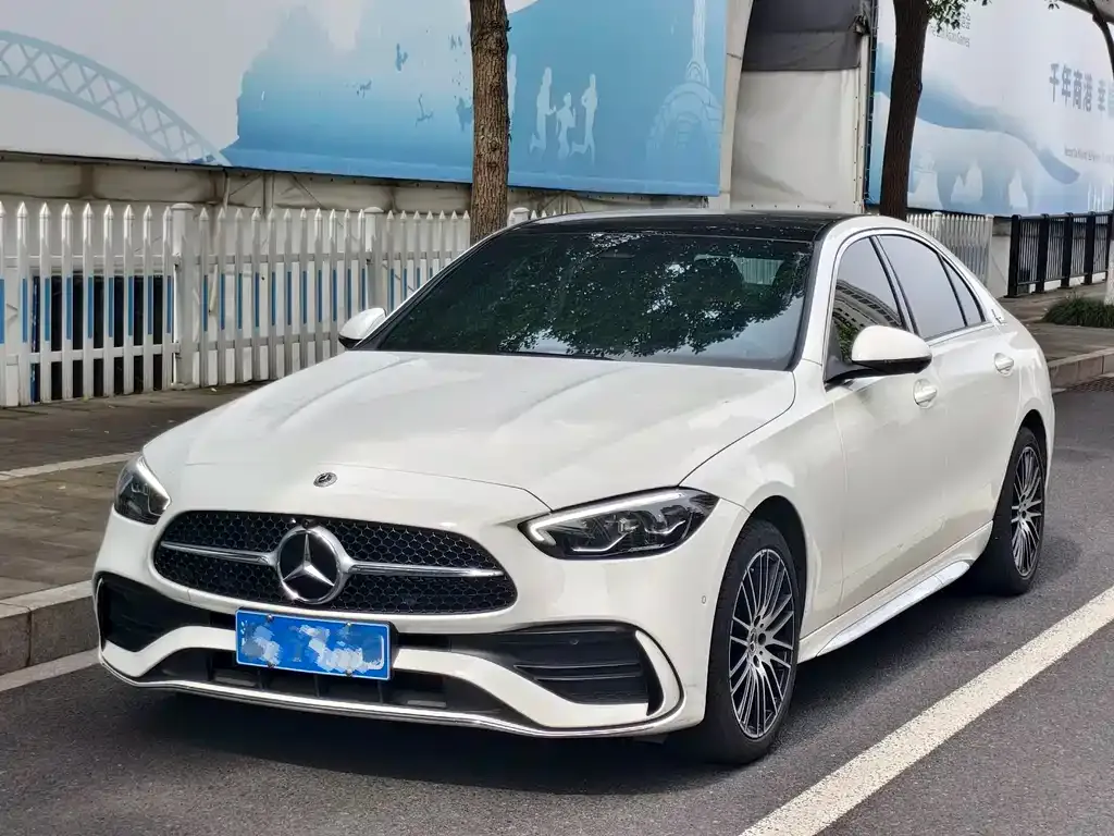 Mercedes-Benz C-Class — фото 1