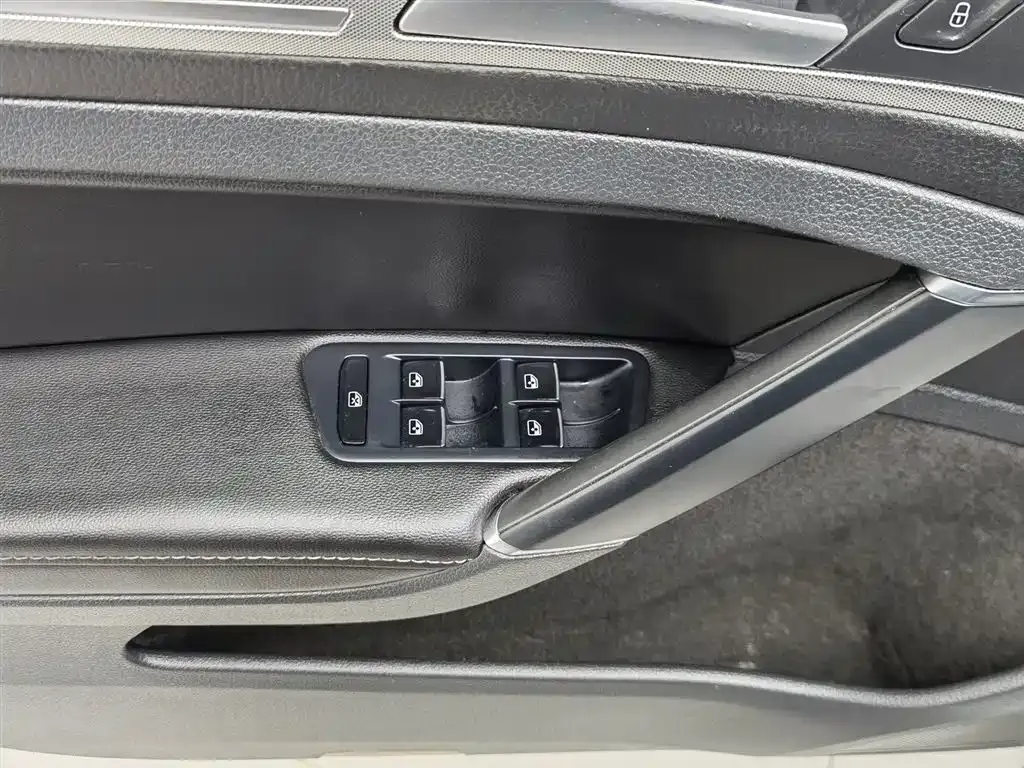 Volkswagen Golf 2021 из CN, фото 8