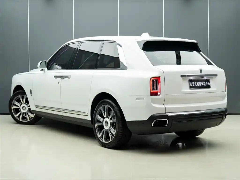 Rolls-Royce Cullinan — фото 7