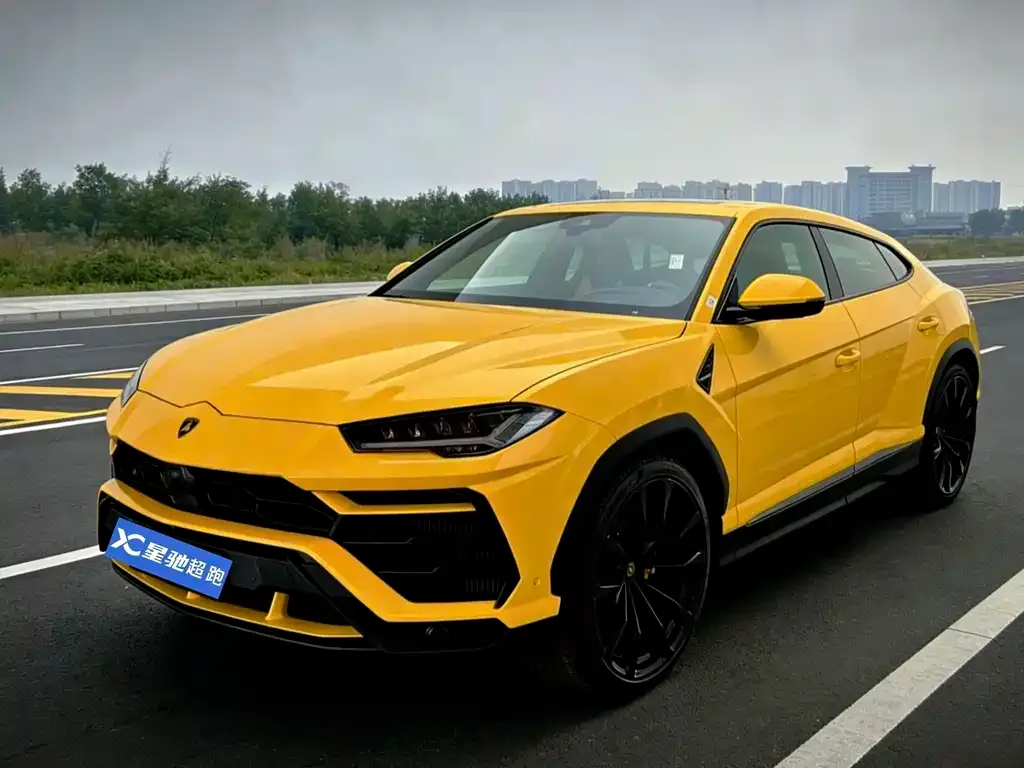 Lamborghini Urus — фото 1