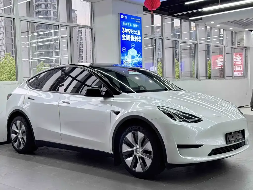 Tesla Model Y — фото 7