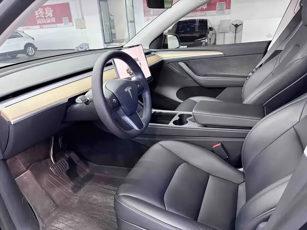 Tesla Model Y — фото 4