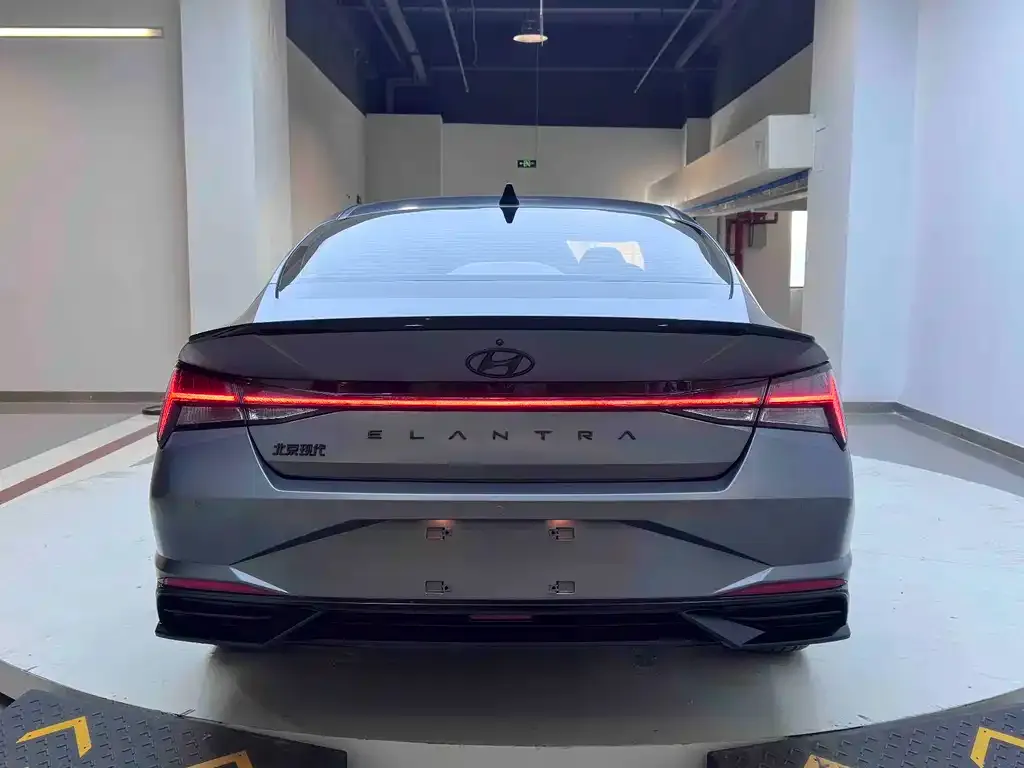 Hyundai Elantra — фото 4