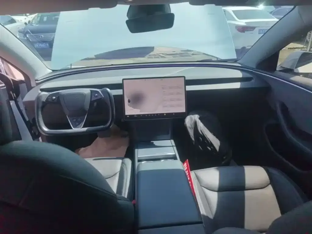 Tesla Model 3 — фото 2