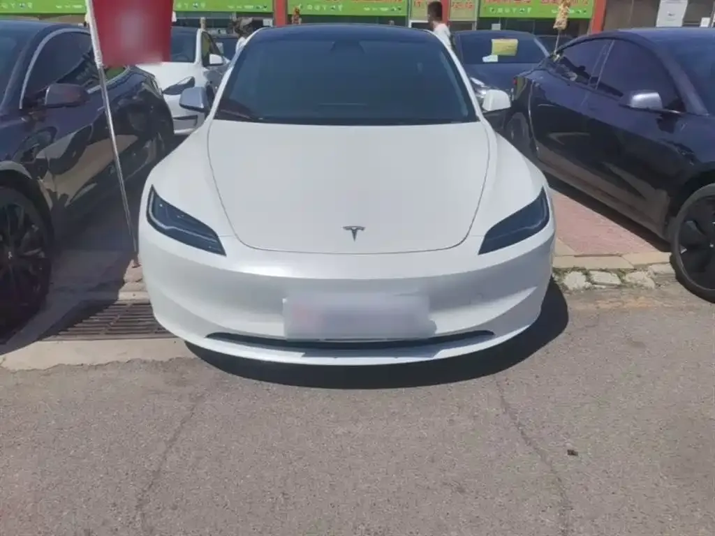 Tesla Model 3 — фото 7
