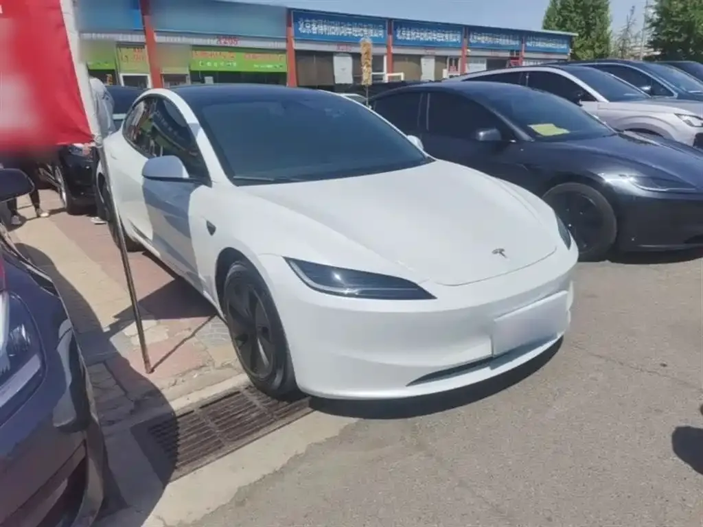 Tesla Model 3 — фото 5