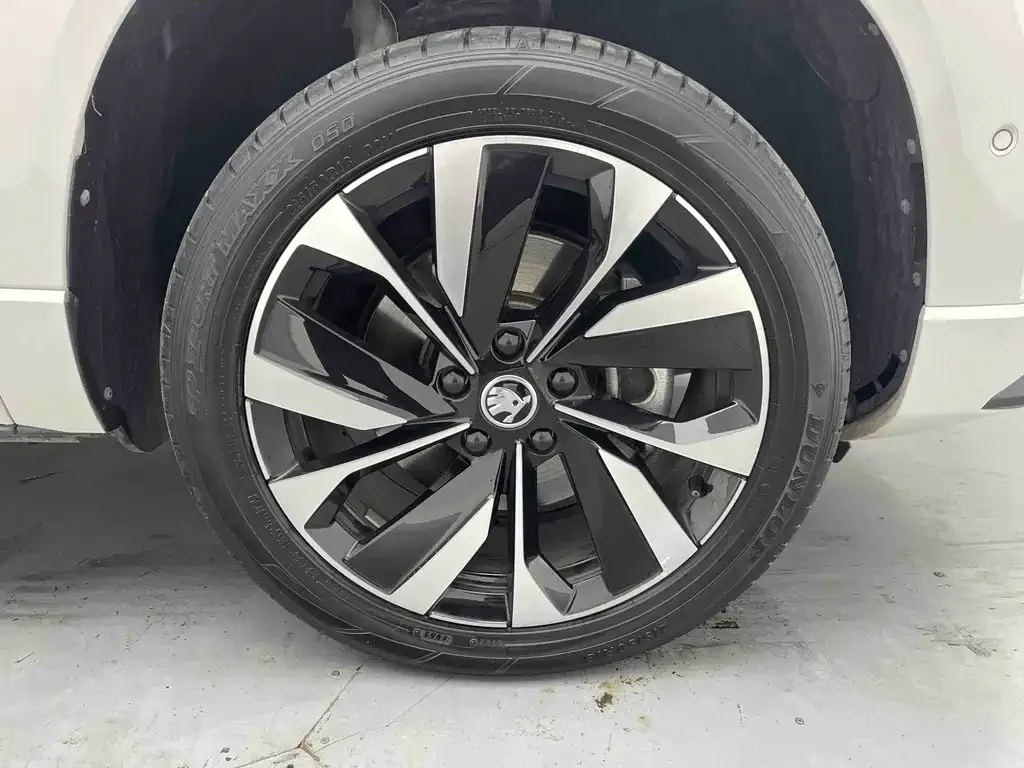 Skoda Karoq — фото 9
