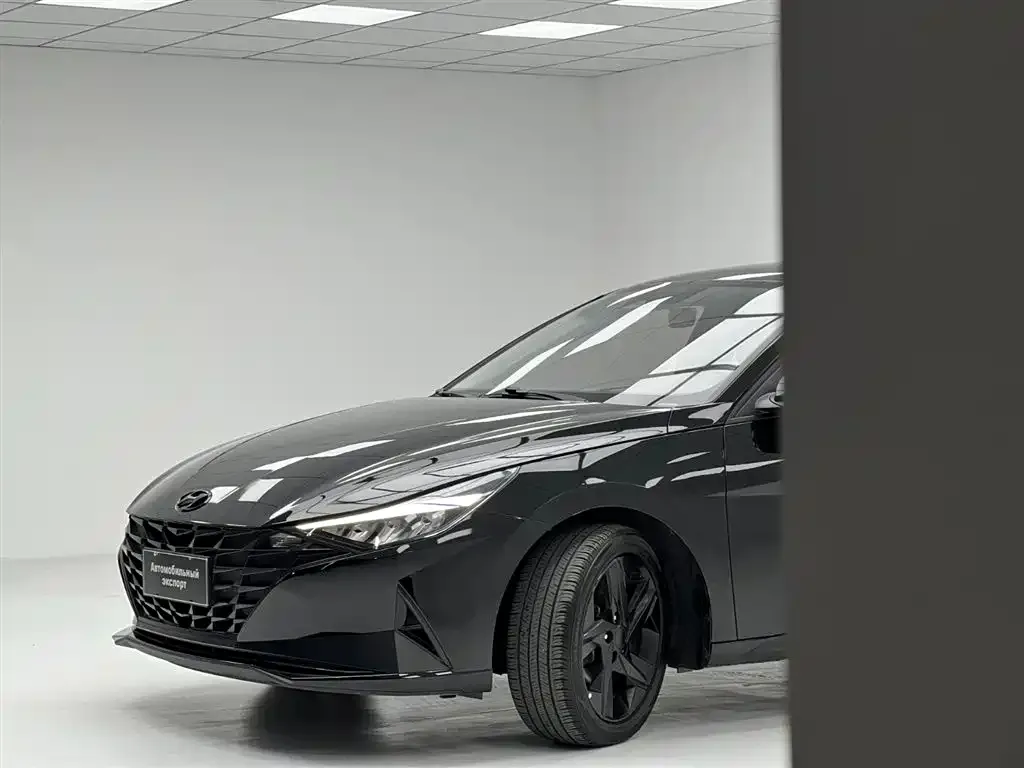 Hyundai Elantra — фото 3