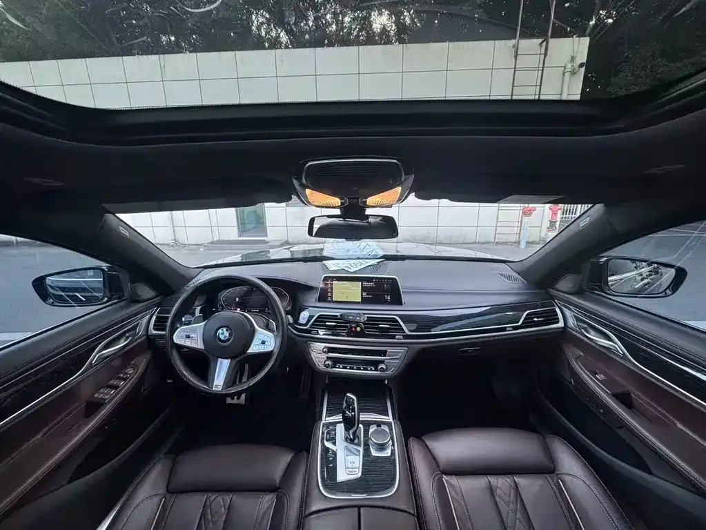 BMW 7 Series 2021 из CN, фото 8
