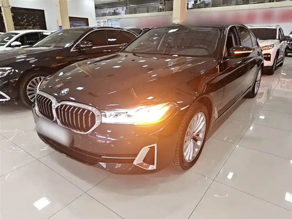 BMW 5 Series — фото 10