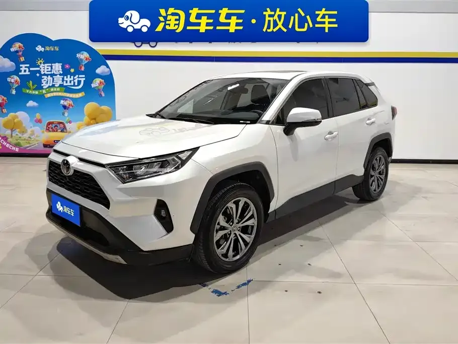Toyota RAV4 — фото 1