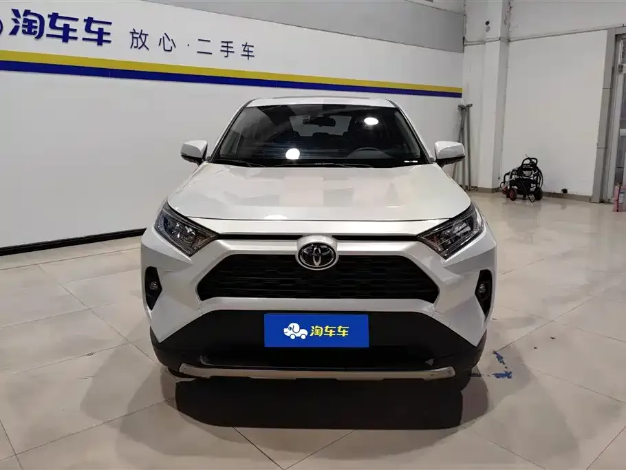 Toyota RAV4 — фото 6